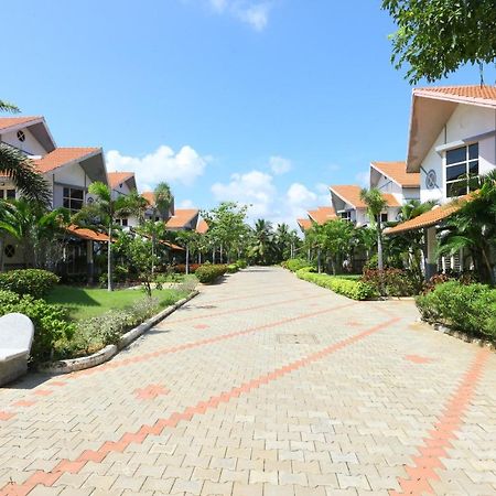 Capital O Twilight Bay Hotel Madras Buitenkant foto