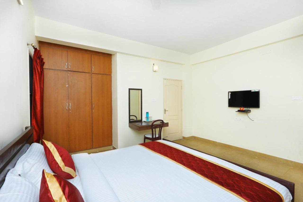 Capital O Twilight Bay Hotel Madras Buitenkant foto