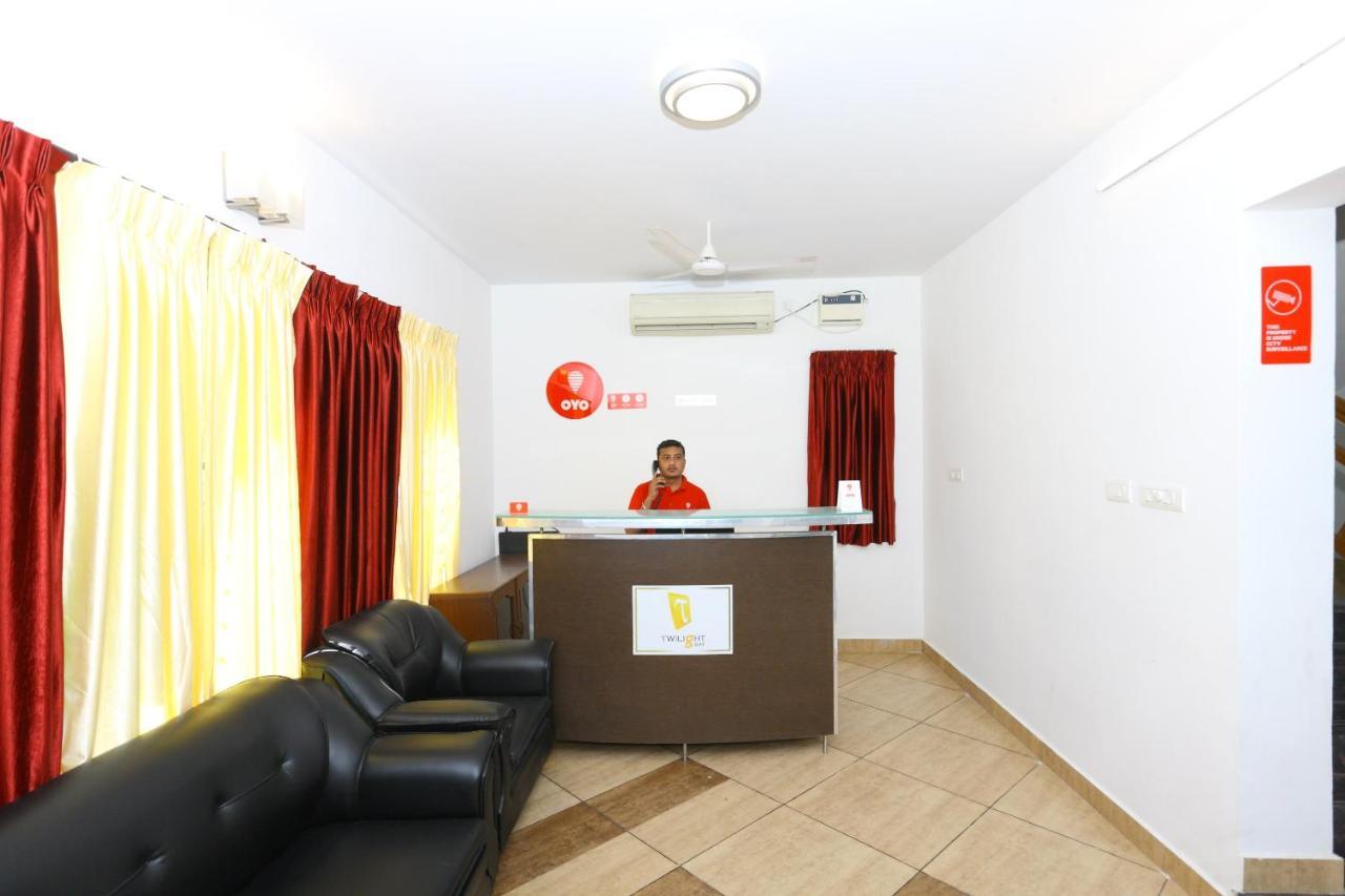 Capital O Twilight Bay Hotel Madras Buitenkant foto