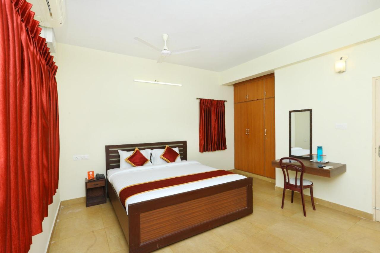 Capital O Twilight Bay Hotel Madras Buitenkant foto